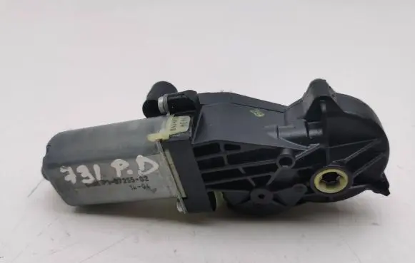Mercedes-Benz CLS C218 X218 Seat adjustment motor 390203326