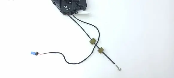 Mercedes-Benz C W203 Rear door lock 2037300135