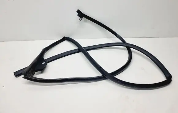 Peugeot 5008 II Rubber seal rear door 9811258780