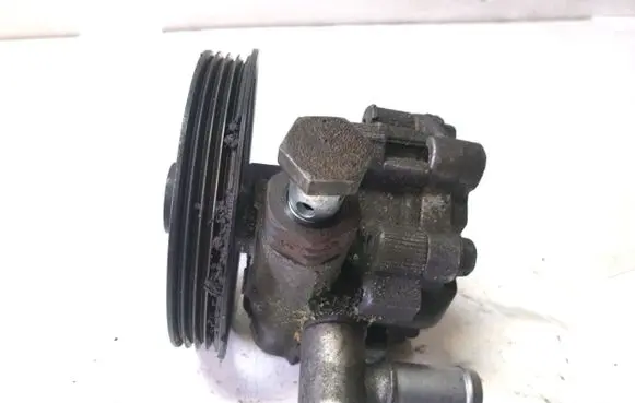 Opel Insignia A Power steering pump
