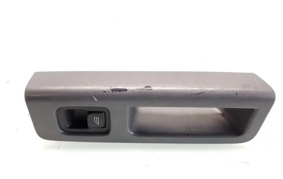 Volvo V50 Electric window control switch 8679477