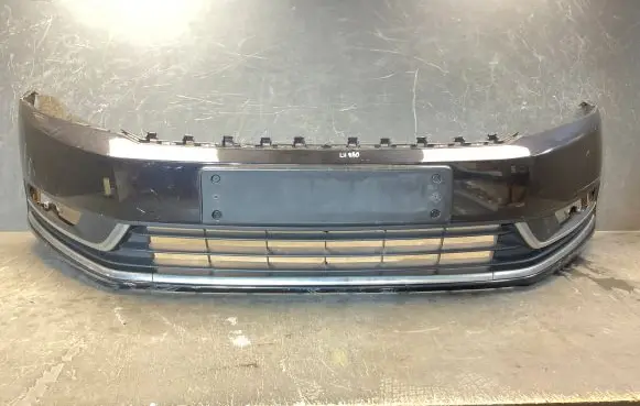 Volkswagen PASSAT B7 Front bumper 3AA807221