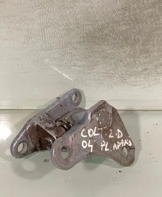 Mitsubishi Colt Front door lower hinge 