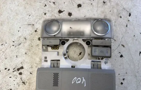 Volkswagen PASSAT B6 Front seat light 1K0947133J