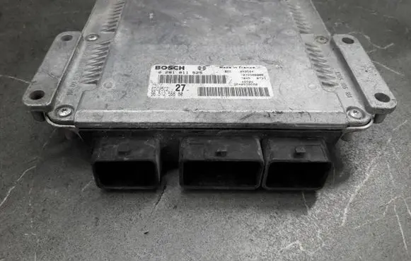 Peugeot 206+ Engine control unit/module ECU 0281011525