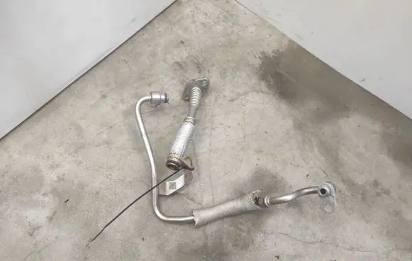 Ford Explorer VI Brake vacuum hose/pipe LB5E8A520CE