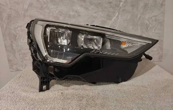 Audi Q3 F3 Headlight/headlamp 83A941012 090025 03A941012