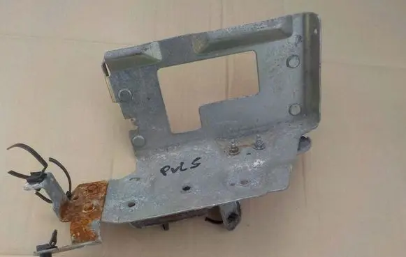Nissan Pulsar Battery tray 76567