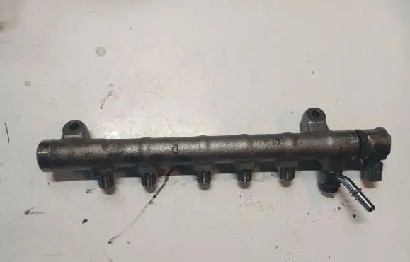 Volvo V60 Fuel main line pipe 31303612