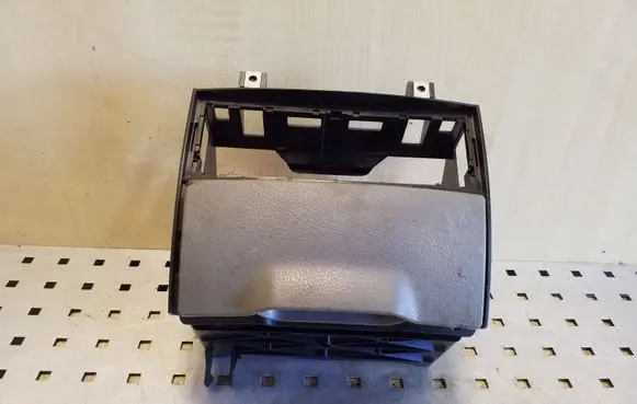 Cup holder front