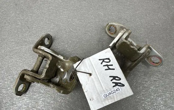 Nissan Patrol Y61 Rear door hinge set 824002J000