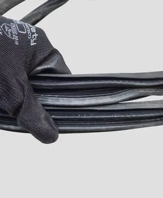 Peugeot 208 I Front door rubber seal 9673084680
