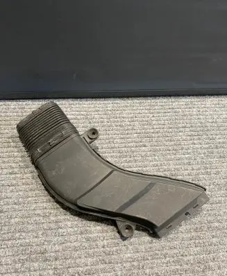 Mercedes-Benz SL R231 Air intake duct part A2760902537