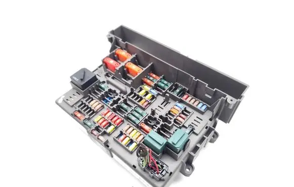 BMW 1 E81 E87 Fuse module 9119444