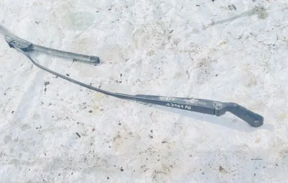 Audi A3 S3 8L Front wiper blade arm 1j1955410