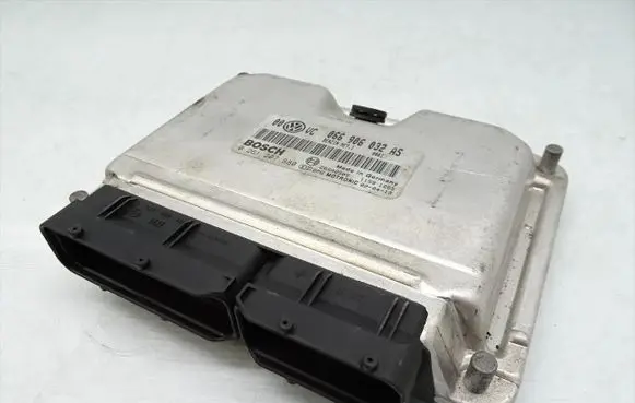 Volkswagen PASSAT B5.5 Engine control unit/module 066906032AS 0261207880