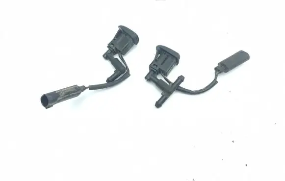Windshield washer spray nozzle