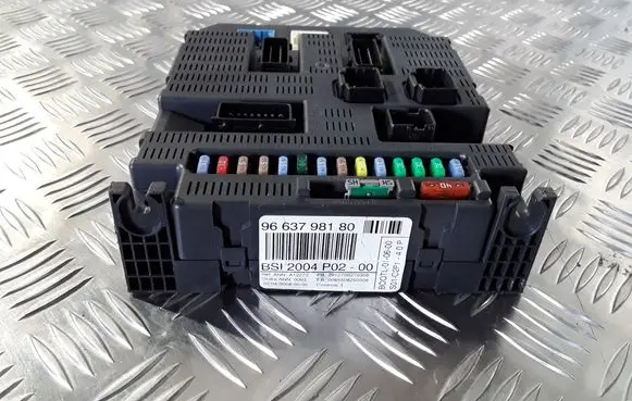 Peugeot 308 Comfort/convenience module 9663798180