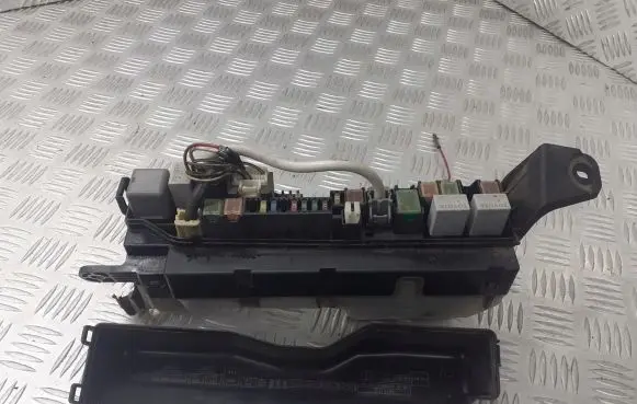 Toyota Avensis T250 Fuse box set