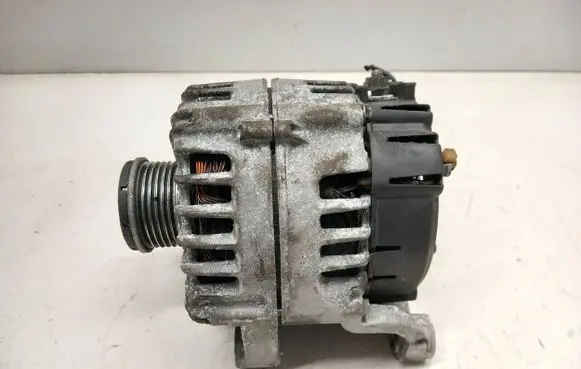BMW 1 F20 F21 Generator/alternator 7823343 18S045 15180A