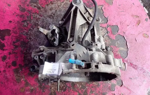 Dacia Logan I Manual 5 speed gearbox JR5149