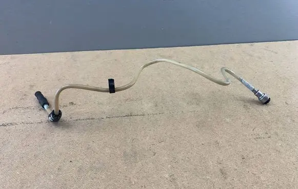 BMW 3 E46 Fuel line pipe 13537787480 13537796774 7787480