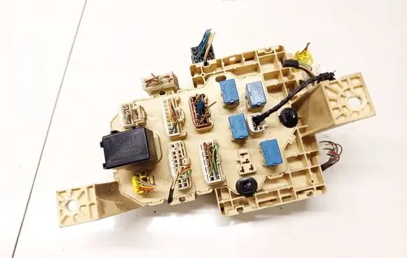 Opel Agila B Fuse box set 3677051K20