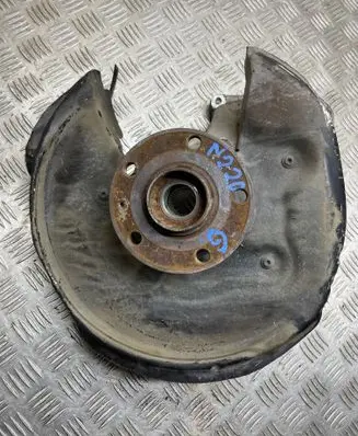 Rear wheel hub