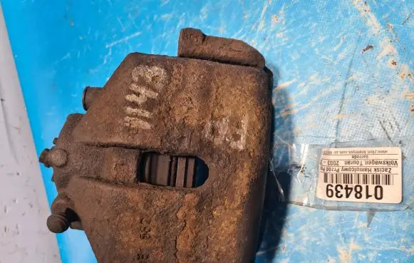 Volkswagen Touran I Front brake caliper 156159415