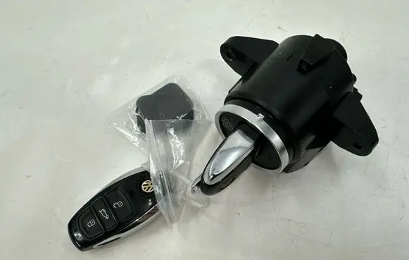 Volkswagen Touareg II Ignition lock 7P6905843