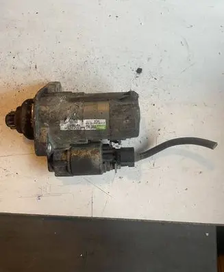Volkswagen Golf V Starter motor 02Z911023H