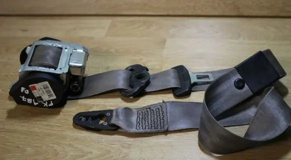 Audi A4 S4 B7 8E 8H Front seatbelt 8E0857705F