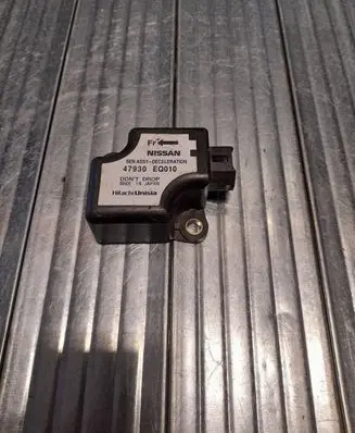 Nissan X-Trail T30 ESP acceleration yaw rate sensor 47930EQ010