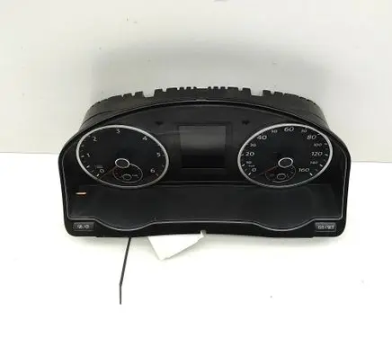 Volkswagen Tiguan Speedometer (instrument cluster) 5N0920983A