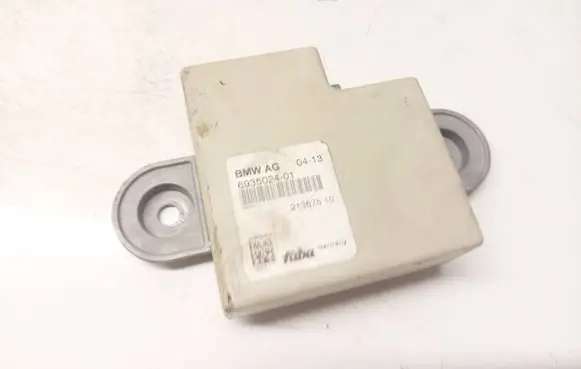 BMW 5 E60 E61 Antenna control unit 693502401