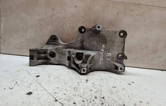 Volkswagen Touran I Generator/alternator bracket 03G903143A
