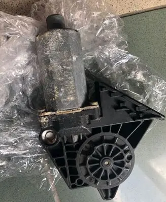 Skoda Octavia Mk1 (1U) Rear door window regulator motor 0130821732 101314XXX