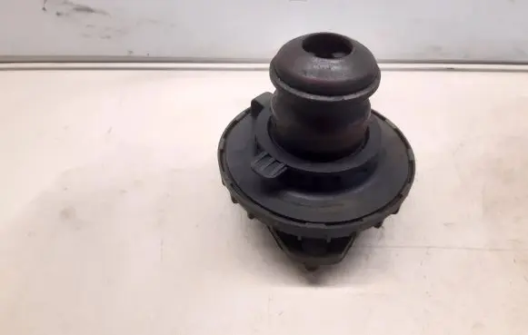 Honda Civic Coil spring mount 21063011