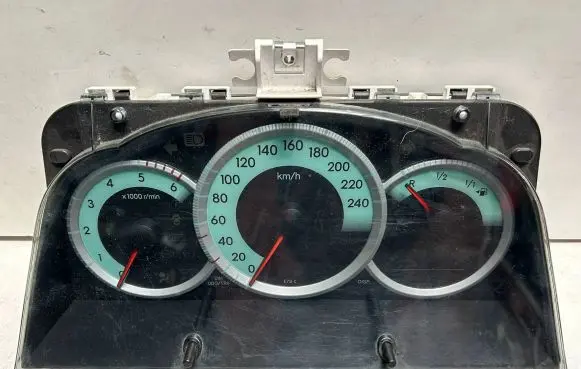 Toyota Corolla E120 E130 Speedometer (instrument cluster) 838000F090 MB2574303100