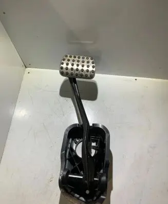 Mercedes-Benz E W213 Brake pedal A2052920415