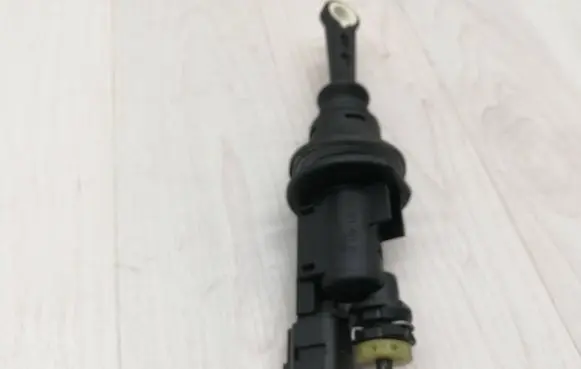 Audi A4 S4 B9 Clutch master cylinder 8k0907658h