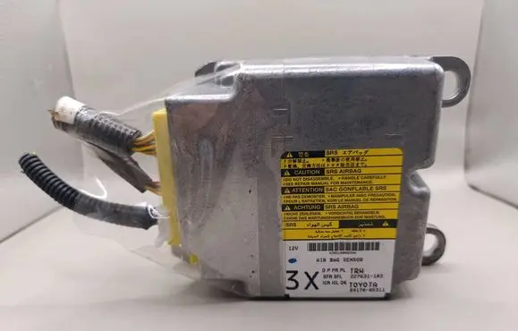 Toyota Avensis T270 Airbag control unit/module 8917005311 227631103