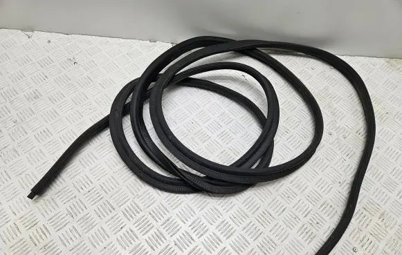 Volkswagen Sharan Trunk rubber seal (body) 