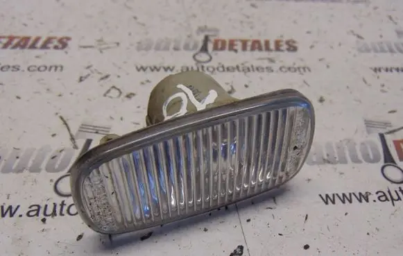 Toyota Corolla Verso E121 Front fender indicator light