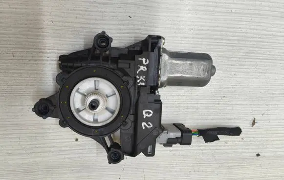 Opel Mokka B Front door electric window regulator 1A001229A 430113H0