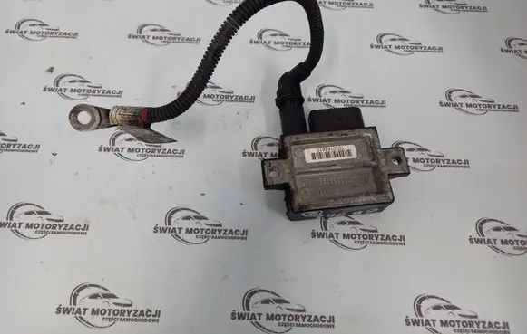BMW 5 E60 E61 Glow plug pre-heat relay 0522120102 779801202 000163610
