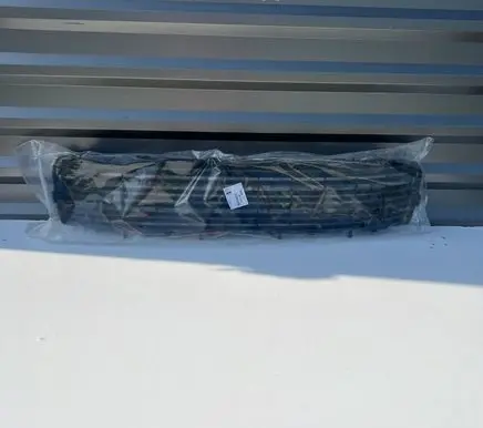 Peugeot 3008 II Front bumper lower grill 742295