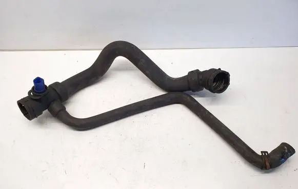 Volkswagen PASSAT B5.5 Engine coolant pipe/hose 4B0121049S 4B0121070
