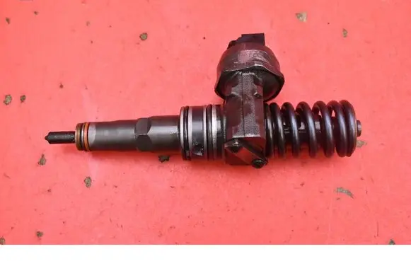 Seat Altea XL Fuel injector 038130073AG