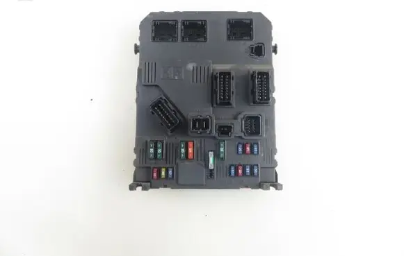 Peugeot 206 Central body control module 9646777480